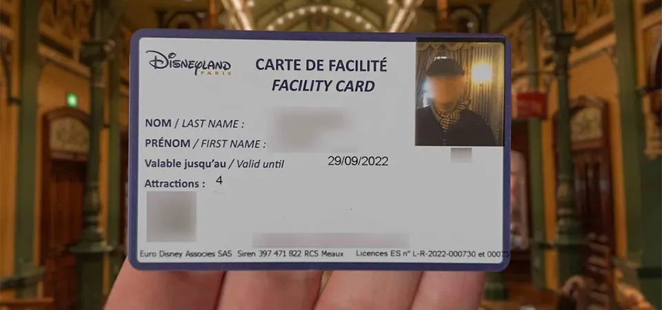 Guest using Disneyland Paris Priority Card to get ticket and pass discounts