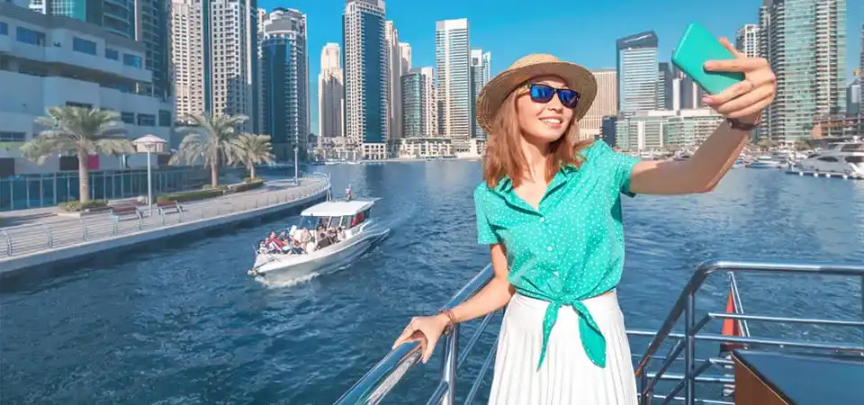 Clothes to Wear in Dubai in September